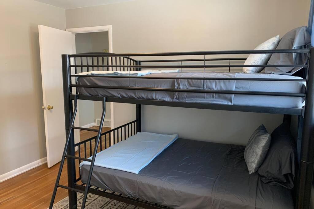 3 King Beds + Bunk Beds On Broadway Villa Littleton Kültér fotó